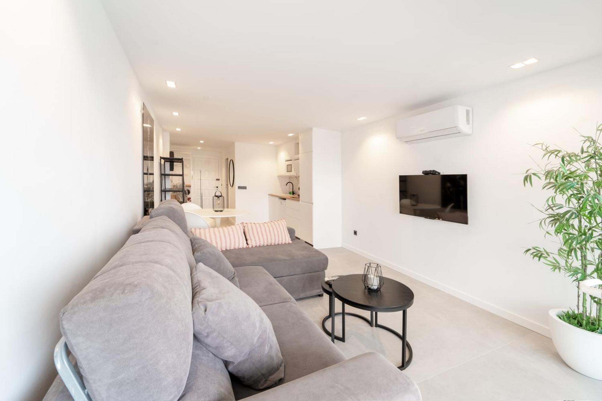 Elegante Estudio Frente Al Canal Con Terraza Empuriabrava