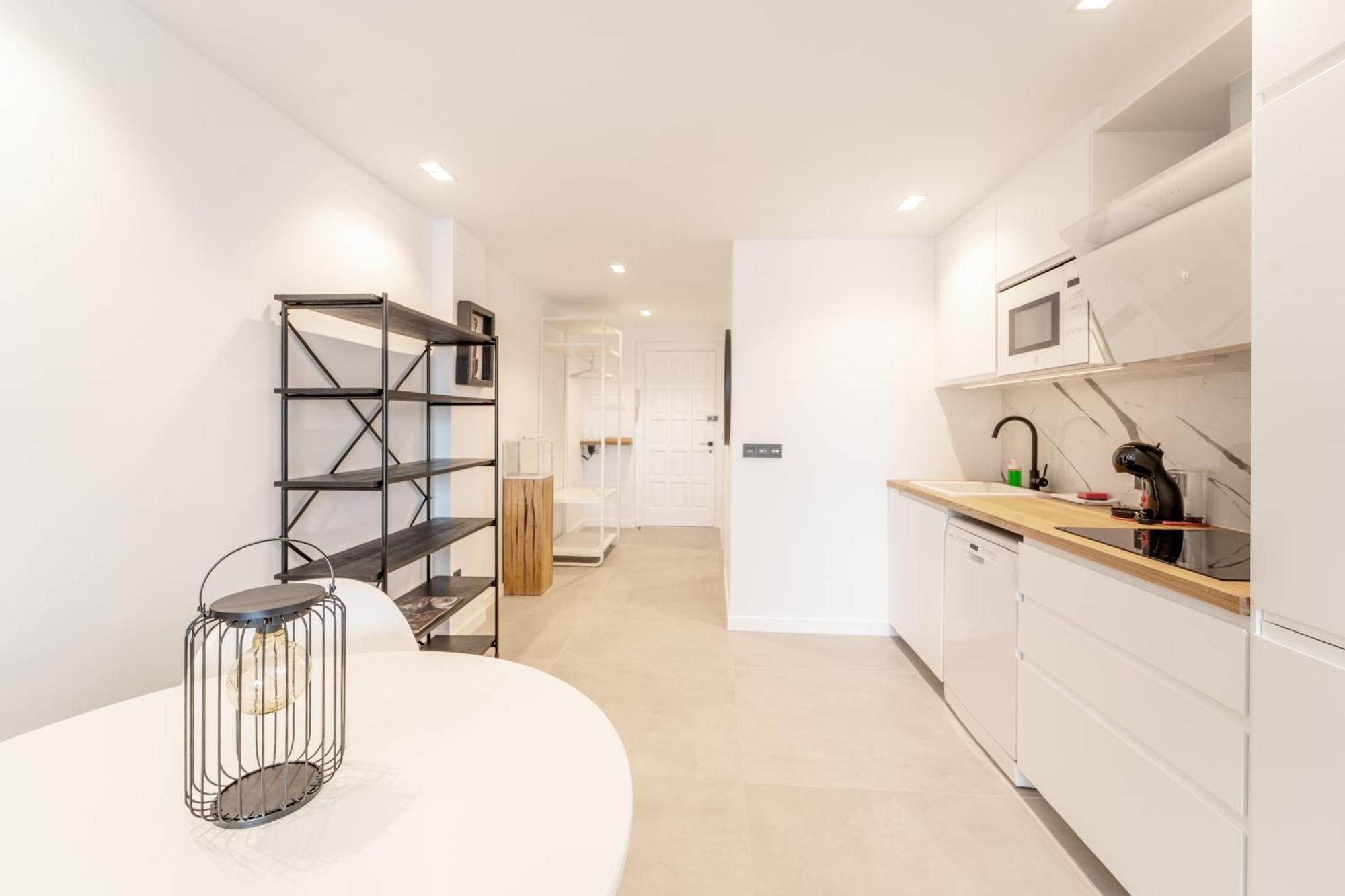 Elegante Estudio Frente Al Canal Con Terraza Empuriabrava