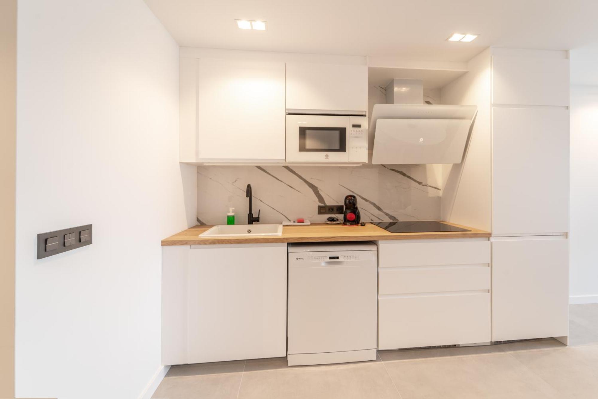 Elegante Estudio Frente Al Canal Con Terraza * Empuriabrava