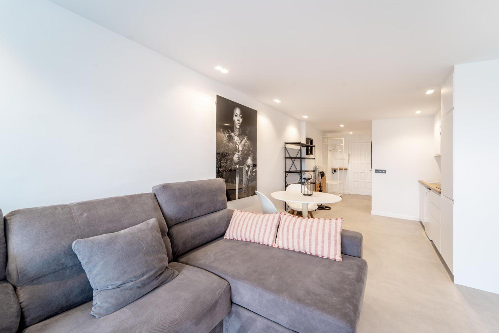 Elegante Estudio Frente Al Canal Con Terraza * Empuriabrava